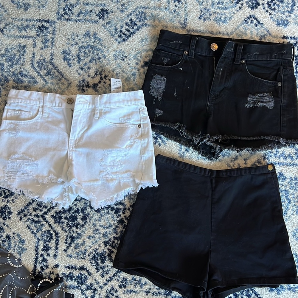 LOT 3 pairs shorts
